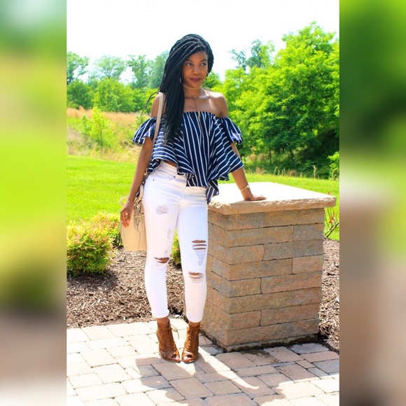 🔥HP🔥 White distressed high rise ankle jeans 👖 - Picture 4 of 8